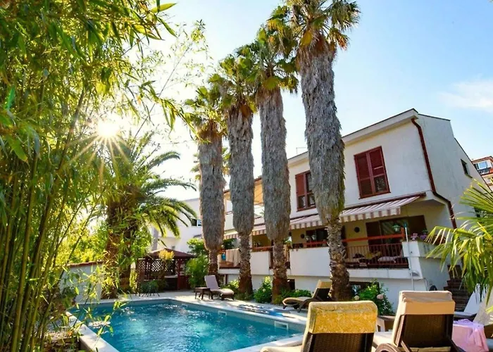 Botanica By Guide Pjescana Uvala